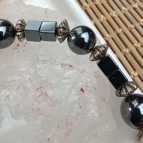 Hematite-colored Bead Bracelet, 7.5" Non-Magnetic 15.59gm - Picture 3 of 5